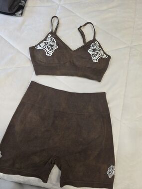 Darc Sports Brown Seamless Sports Bra and Scrunch Shorts Set